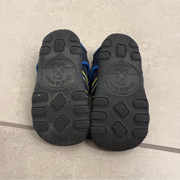 Child Of Mine by Carter’s Blue and Yellow Velcro Toddler Boy Sandals Size 6 - Picture 2 of 7